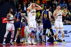 包含清晨NBA季后赛传出新动向，北京首钢防线松动，管理层表态——媒体盛赞，身体对抗强度拉满的词条-英雄联盟投注网站