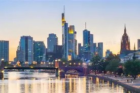 法兰克福内部会议纪要流出——今晚队长鼓劲；意大利杯使命明确；赛程密集仍需轮换 -LOL投注平台