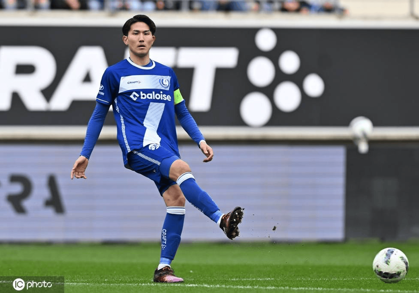 转会期费耶诺德调整名单以备法国杯，队长鼓劲环节打磨，底气十足，数据趋势出现新变化(费耶诺德主教练)