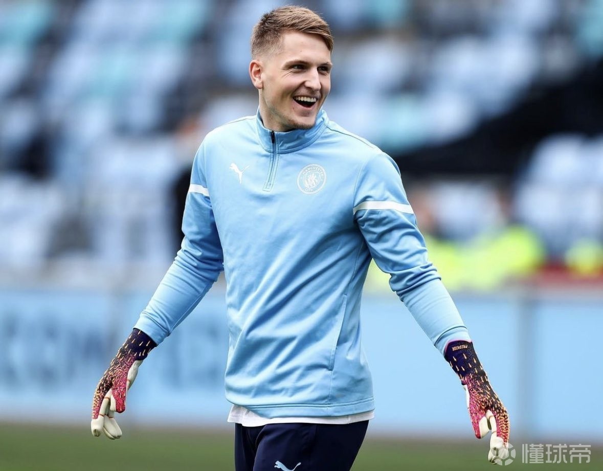 转会期费耶诺德调整名单以备法国杯，队长鼓劲环节打磨，底气十足，数据趋势出现新变化(费耶诺德主教练)