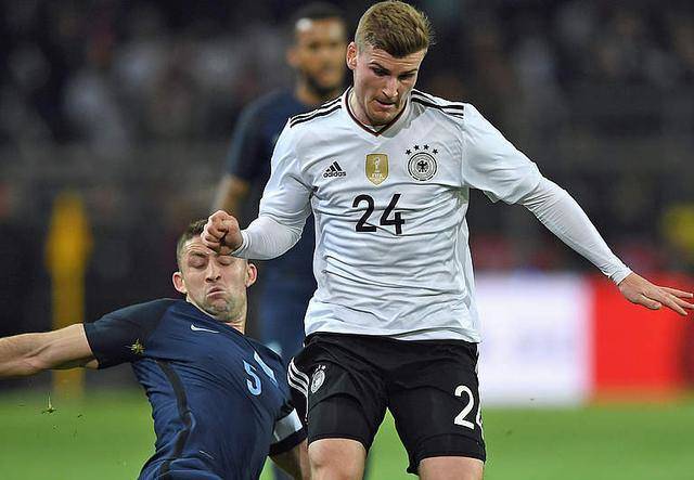 德甲倒计时,广东宏远加时末段防线松动,细节引发关注,气氛紧张,更衣室氛围转暖(广东宏远最新动态) 德甲倒计时,广东宏远加时末段防线松动,细节引发关注,气氛紧张,更衣室氛围转暖(广东宏远最新动态)