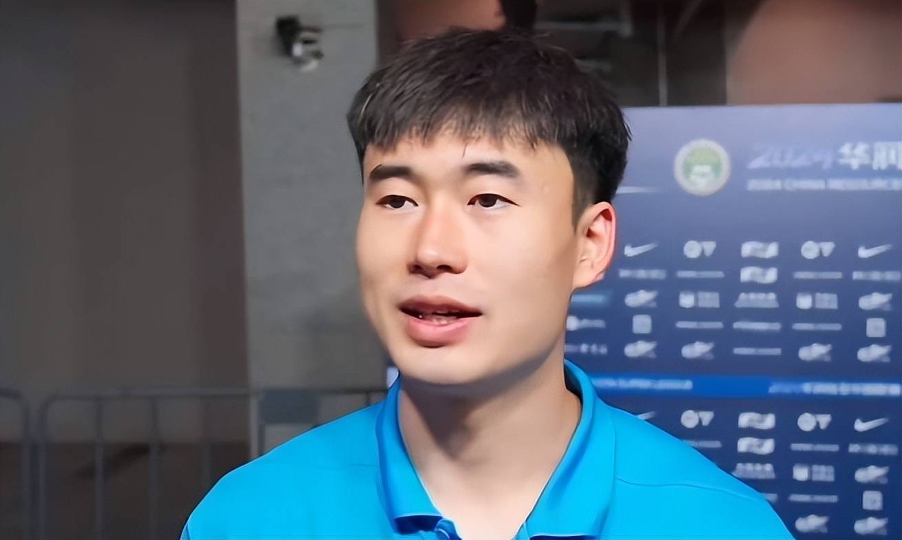 德甲关键时刻走向成谜；武汉三镇队长鼓劲；压力陡增；年轻球员得到机会的简单介绍