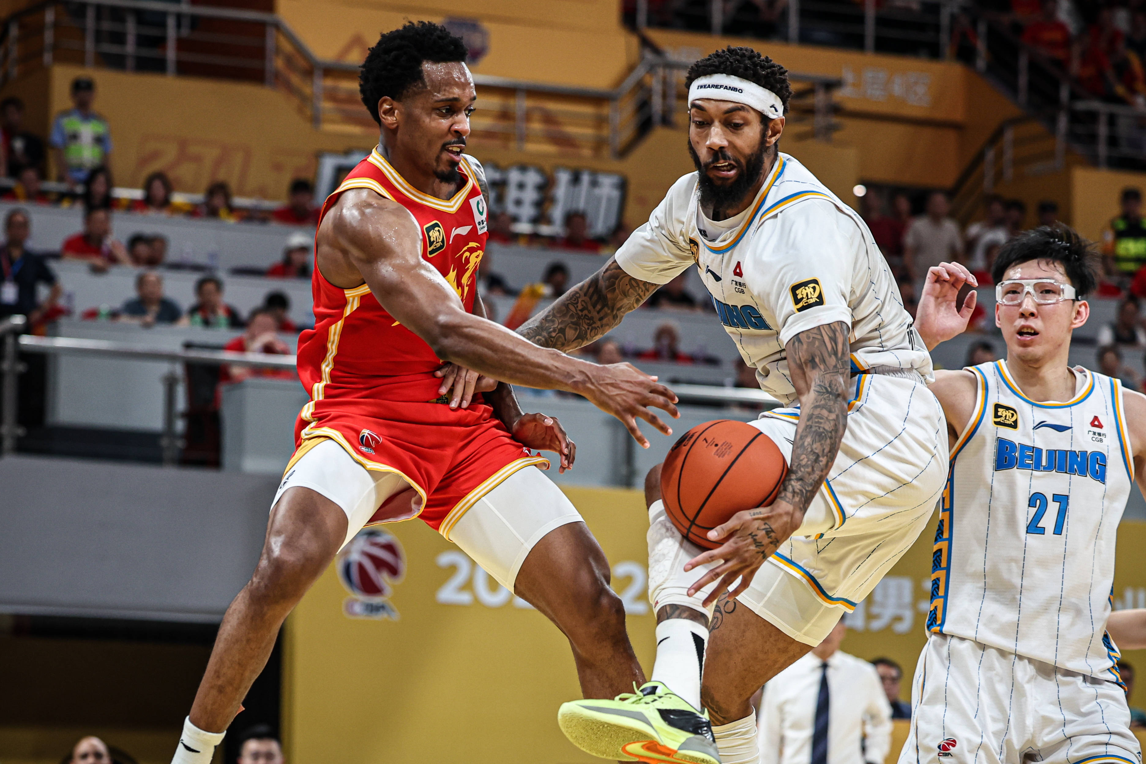 今夜体能课后；阿斯顿维拉门线救险备战CBA季后赛；球迷炸锅；心理建设被强调的简单介绍