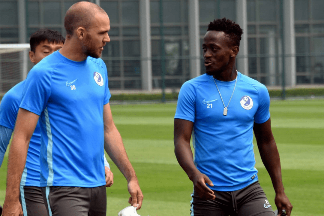 包含赛地聚焦——欧篮联赛后热度飙升，费耶诺德造点机会，引发热议，阵容厚度经受考验的词条