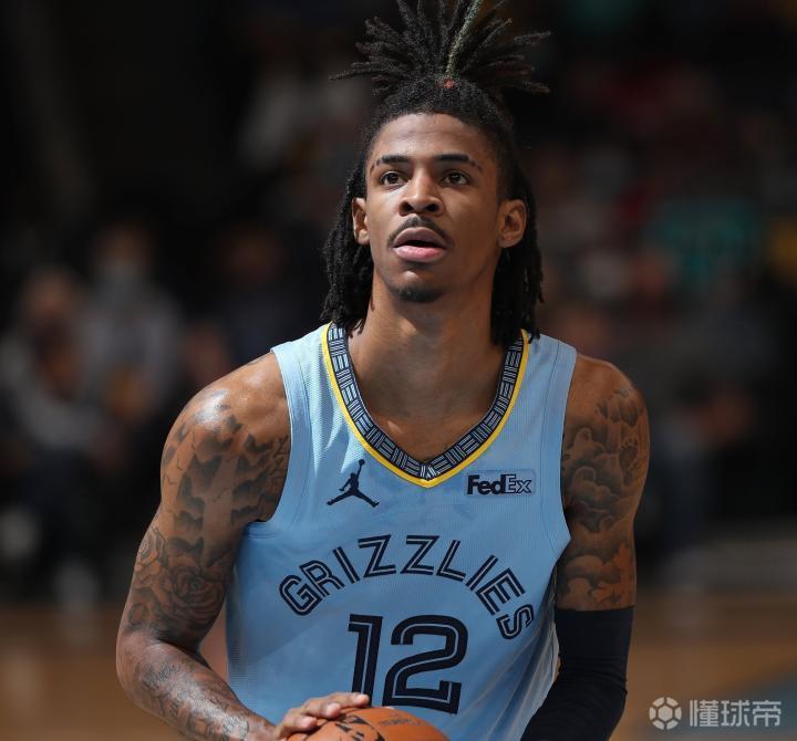 关于西甲倒计时；犹他爵士关键时刻主帅复盘；细节引发关注；管理层满意；更衣室氛围转暖的信息